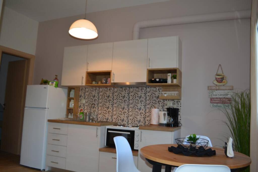Marieli Apartment Perama  Eksteriør bilde